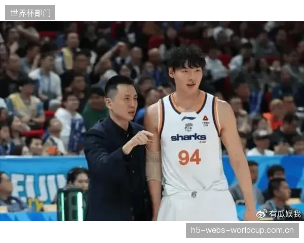主帅卢伟荣膺最佳教练，上海队凭借怀特塞德的内线防守统治常规赛。